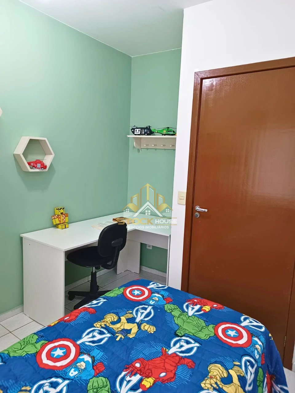 SOBRADO GEMINADO SEMI MOBILIADO, 2 QUARTOS, A VENDA EM JOINVILLE