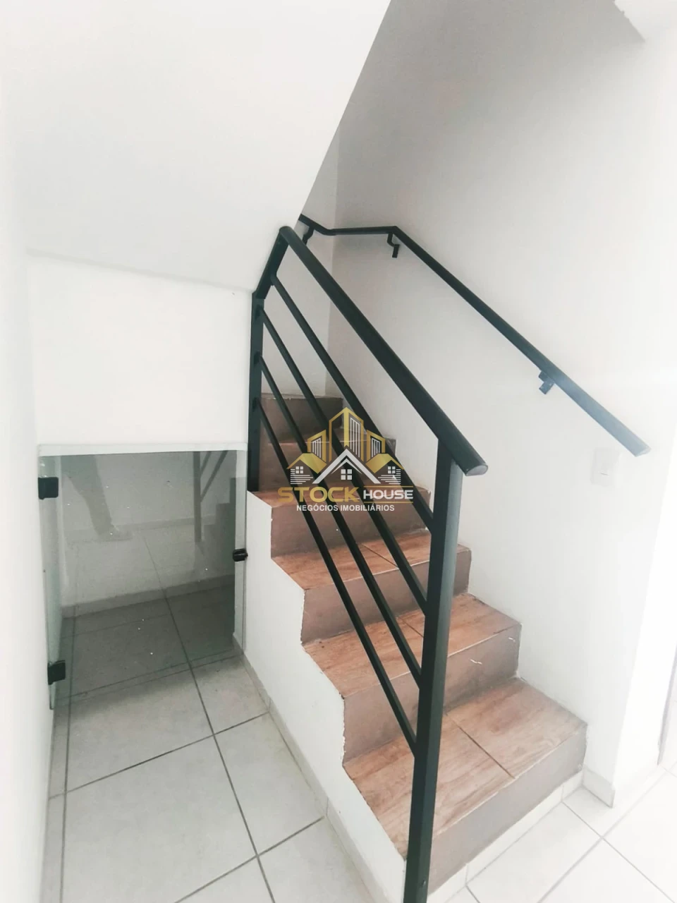SOBRADO GEMINADO 2 SUITES