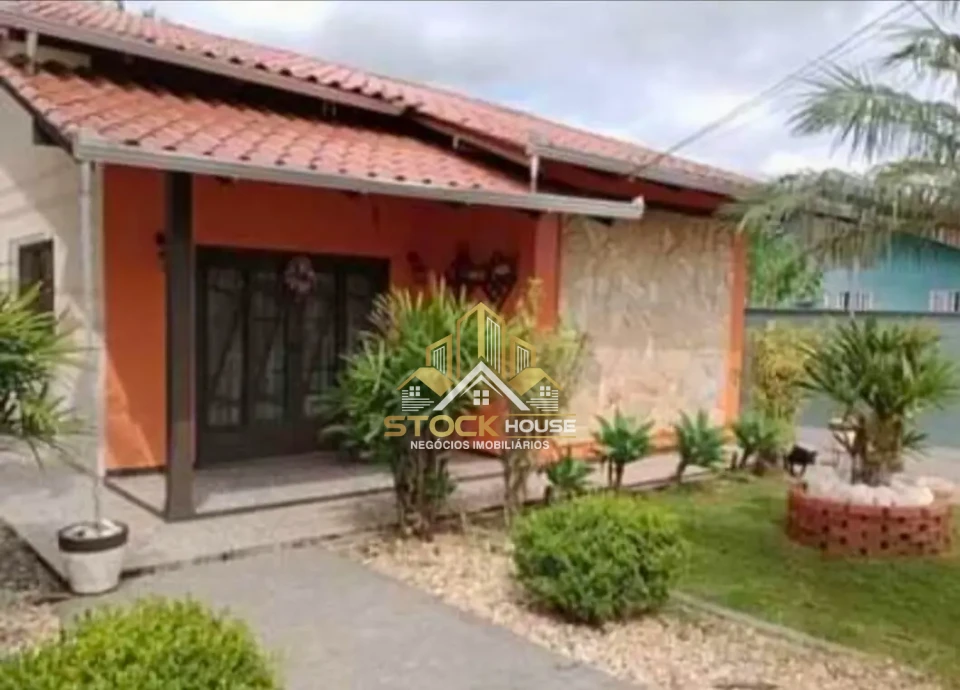 Imagens do imóveis CASA AVERBADA, 3 QUARTOS, SEMI MOBILIADA,  A VENDA EM JOINVILLE