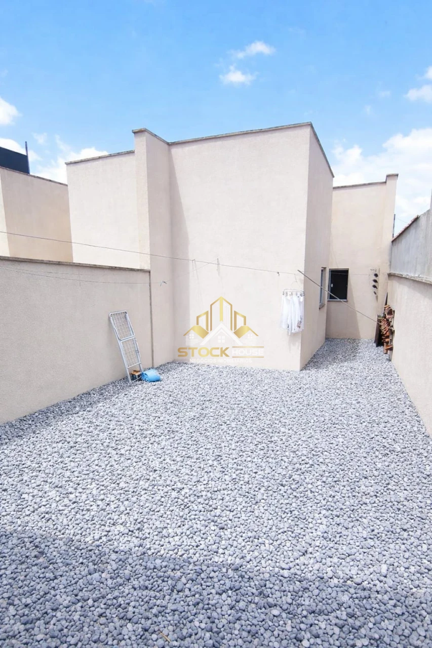 CASA GEMINADA COM 3 QUARTOS