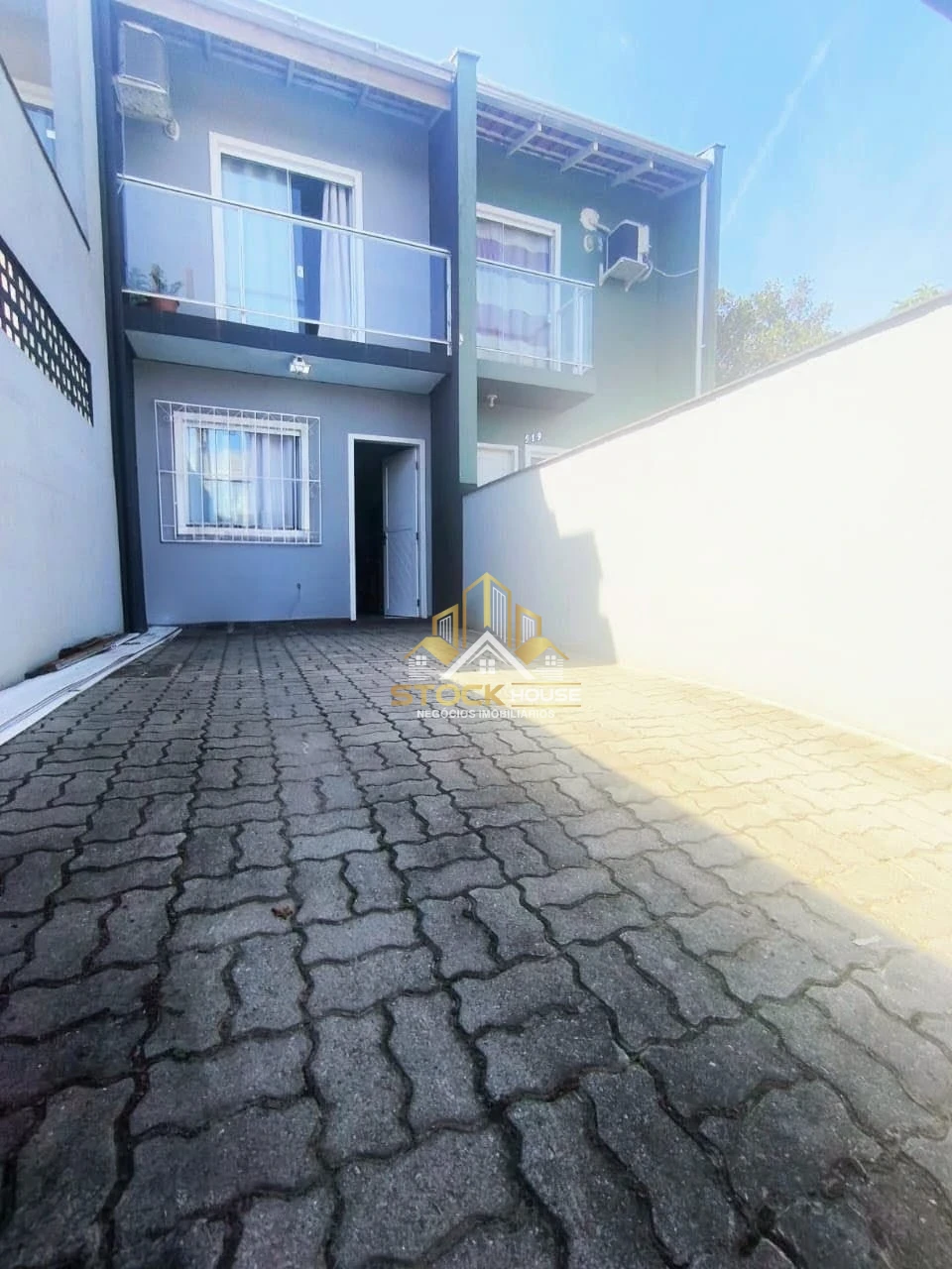 Imagens do imóveis SOBRADO GEMINADO À VENDA