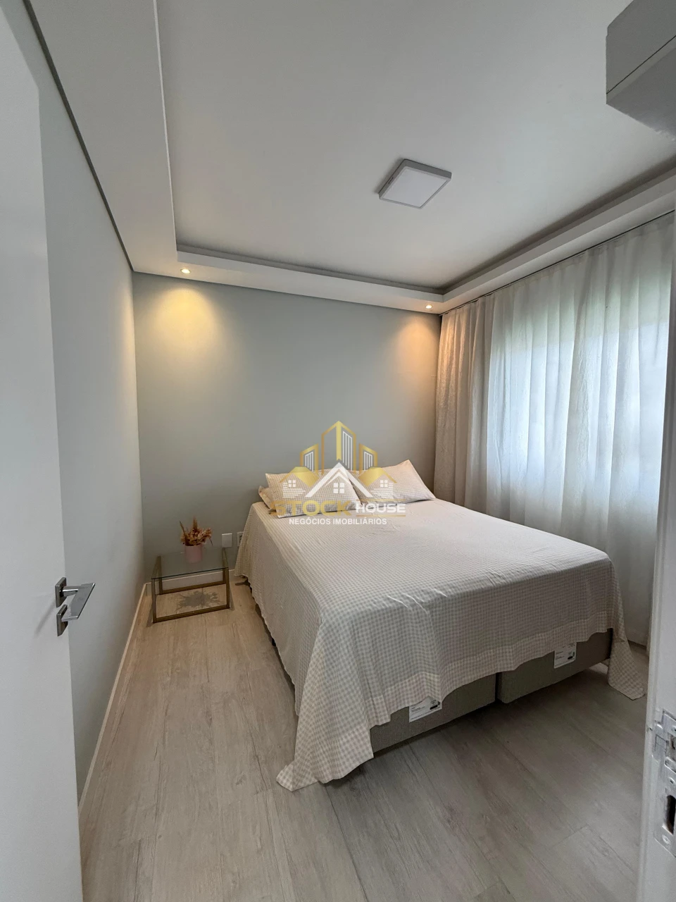 APARTAMENTO SEMI MOBILIADO, 2 QUARTOS, A VENDA EM JOINVILLE