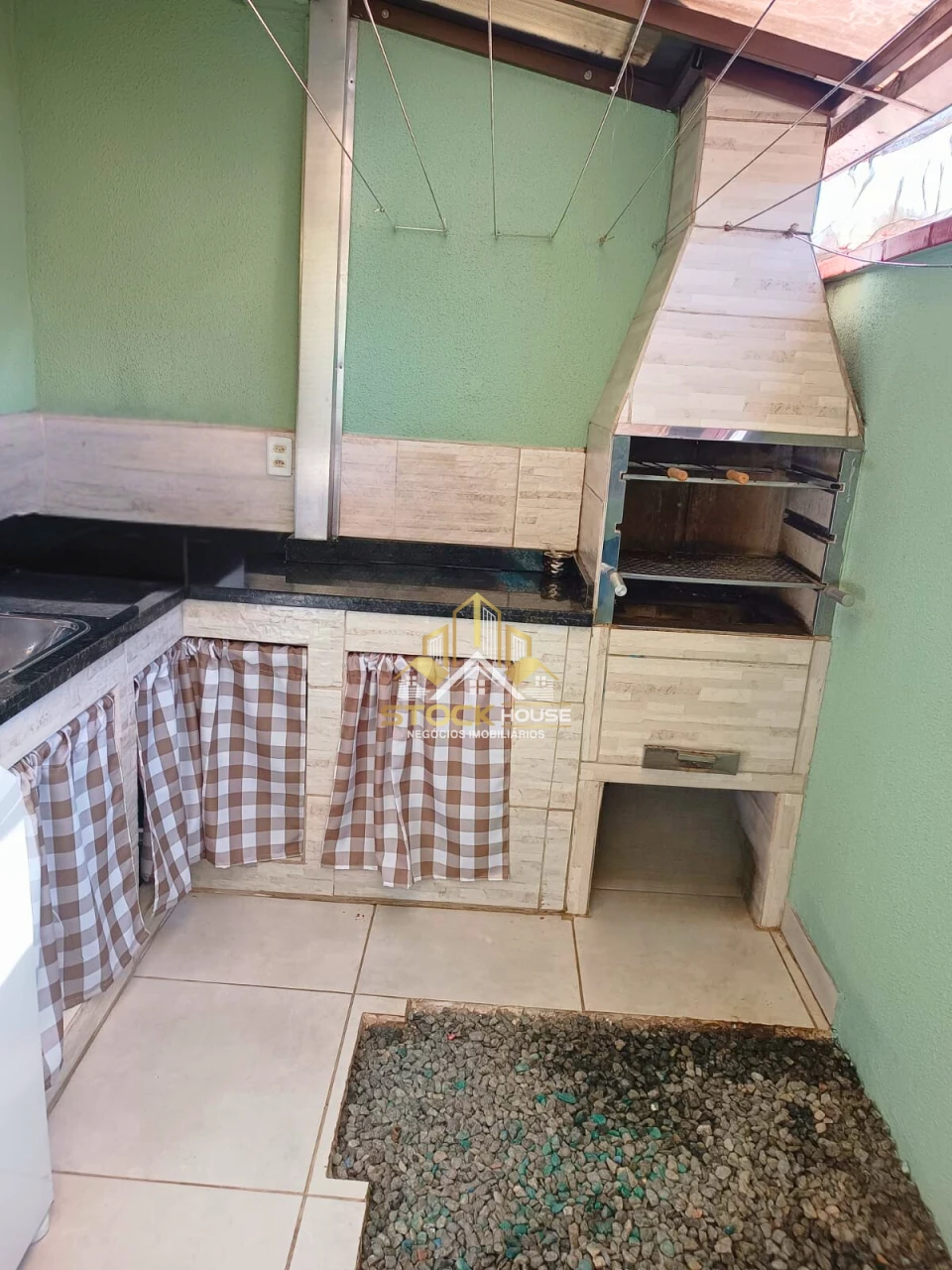 SOBRADO GEMINADO SEMI MOBILIADO, 2 QUARTOS, A VENDA EM JOINVILLE