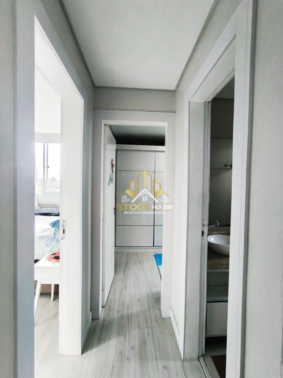 Imagens do imóveis APARTAMENTO SEMI MOBILIADO
