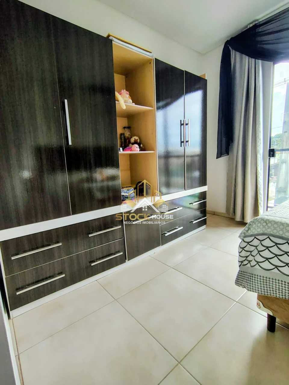 Imagens do imóveis SOBRADO GEMINADO NO PARANAGUAMIRIM