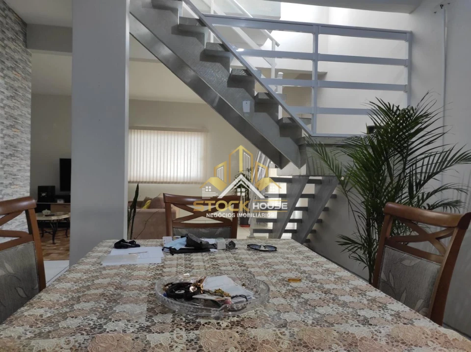 Imagens do imóveis SOBRADO COM 1 SUÍTE + 2 QUARTOS