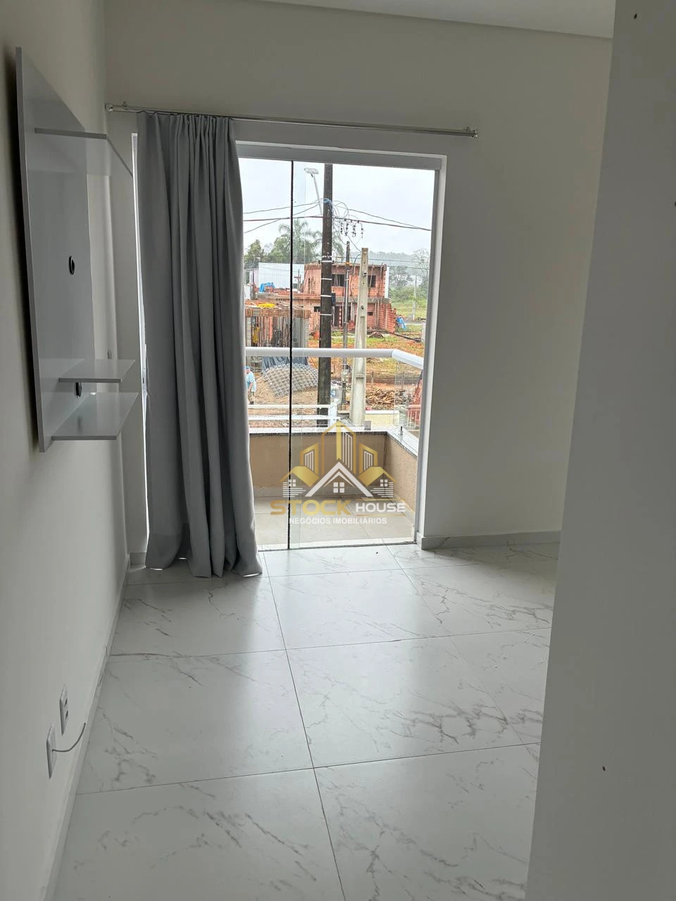 Imagens do imóveis SOBRADO GEMINADO SEMI MOBILIADO, 2 QUARTOS À VENDA