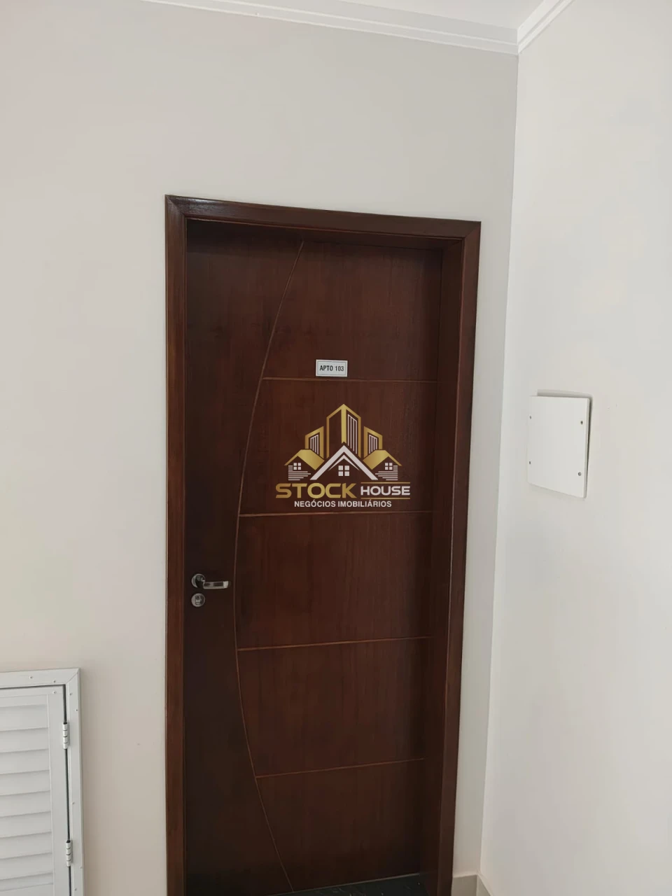 APARTAMENTO COM 3 QUARTOS À VENDA