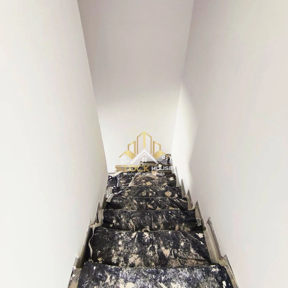 SOBRADO GEMINADO NOVO, 1 SUÍTE + 1 QUARTO, A VENDA EM JOINVILLE