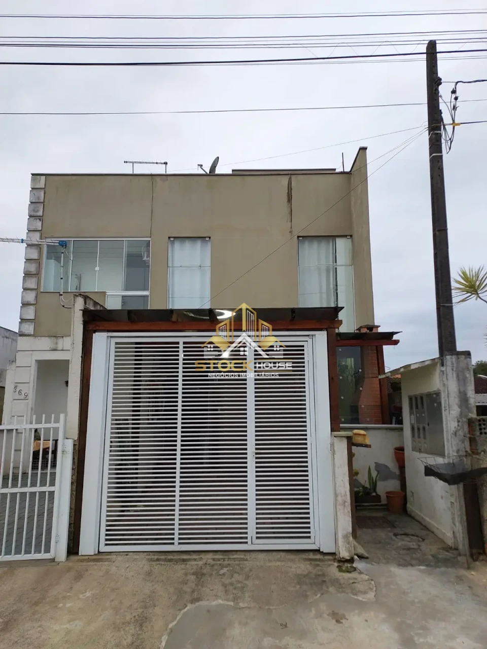 Imagens do imóveis SOBRADO GEMINADO SEMI MOBILIADO 2 QUARTOS CENTRO DE ARAQUARI