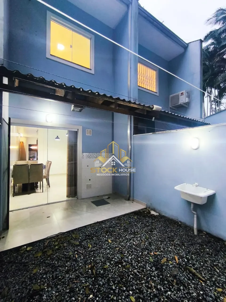 Imagens do imóveis SOBRADO GEMINADO SEMI MOBILIADO 2 QUARTOS BAIRRO BOEHMERWALD