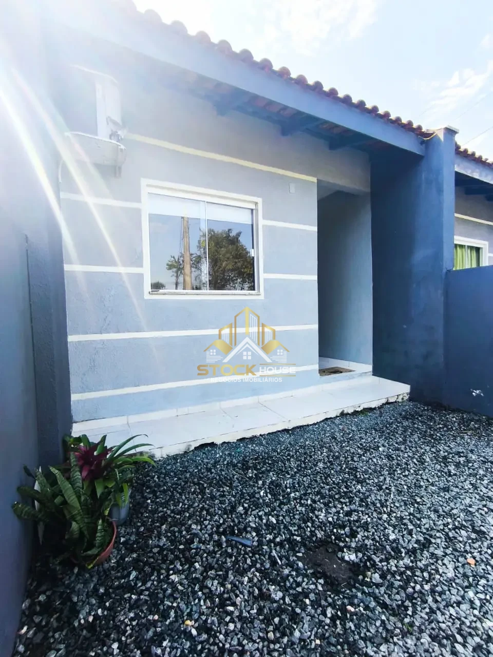 Imagens do imóveis CASA GEMINADA PLANTA BAIXA SEMI MOBILIADA BAIRRO AVENTUREIRO