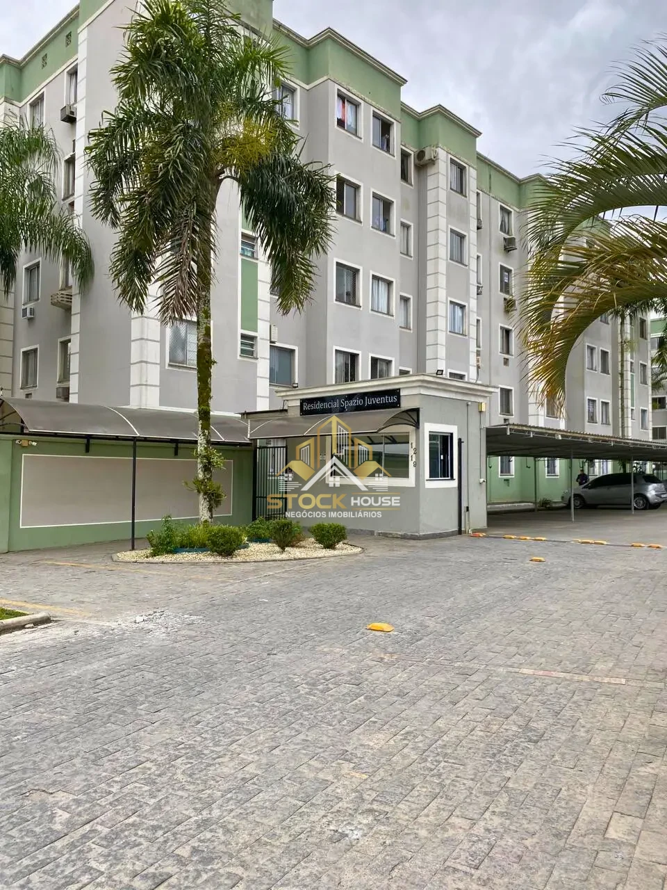 APARTAMENTO SEMI MOBILIADO, 2 QUARTOS, A VENDA EM JOINVILLE