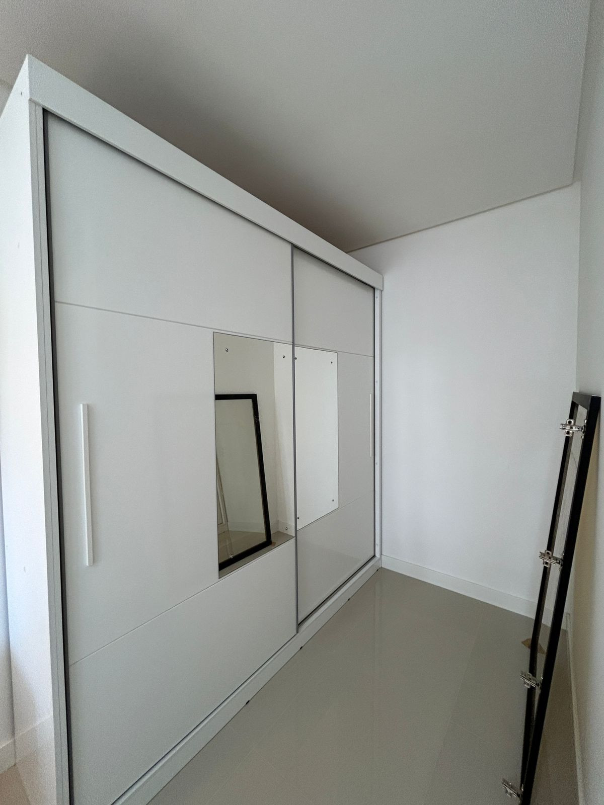 Imagens do imóveis VENDE-SE - EDIFICIO EVEREST - ITAPEMA -SC