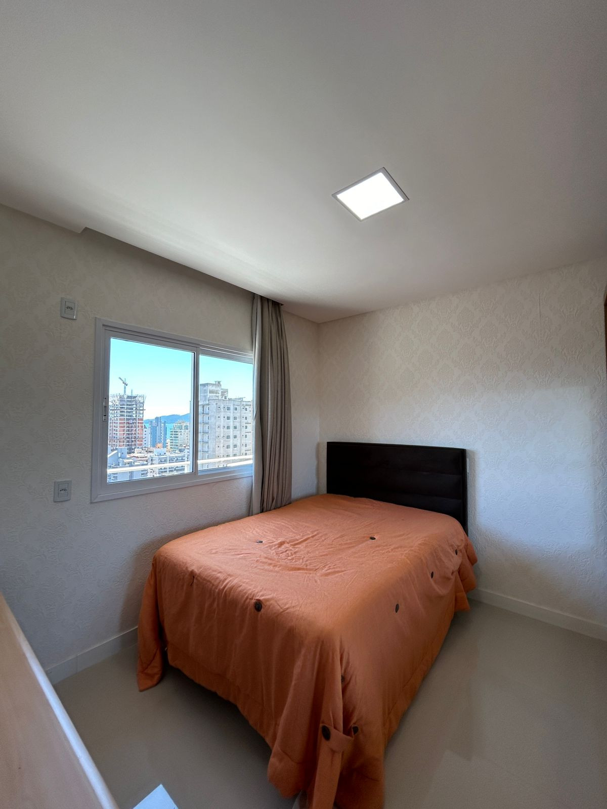 Imagens do imóveis VENDE-SE - EDIFICIO EVEREST - ITAPEMA -SC
