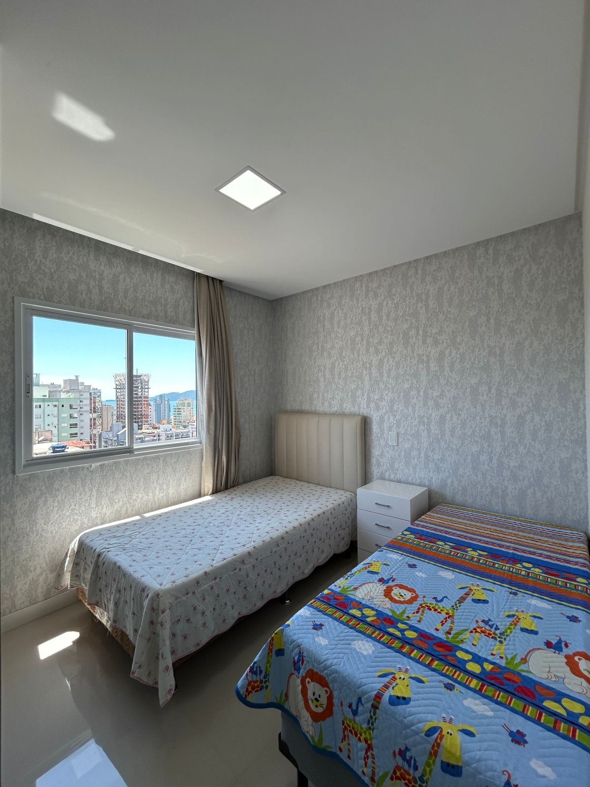 Imagens do imóveis VENDE-SE - EDIFICIO EVEREST - ITAPEMA -SC