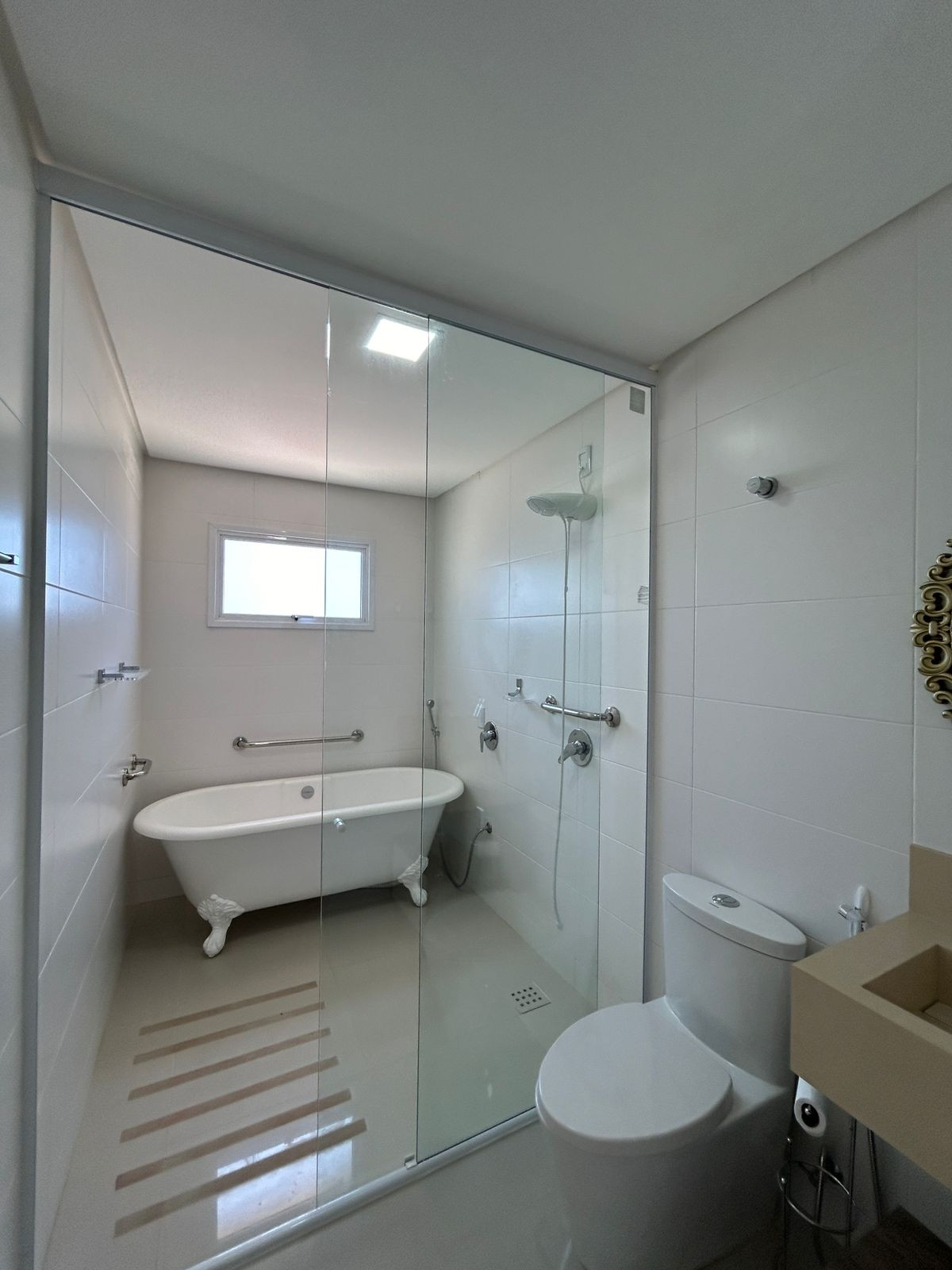 Imagens do imóveis VENDE-SE - EDIFICIO EVEREST - ITAPEMA -SC