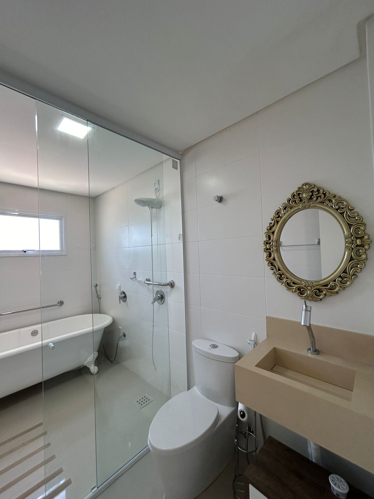 Imagens do imóveis VENDE-SE - EDIFICIO EVEREST - ITAPEMA -SC