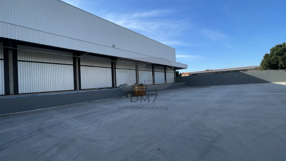 Galpão Logístico ou industrial frente rodovia em Maringá