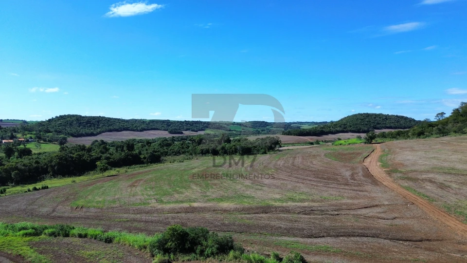 Imagens do imóveis Fazenda/Sítios/Chácaras À Venda Vila Rural Jataizinho