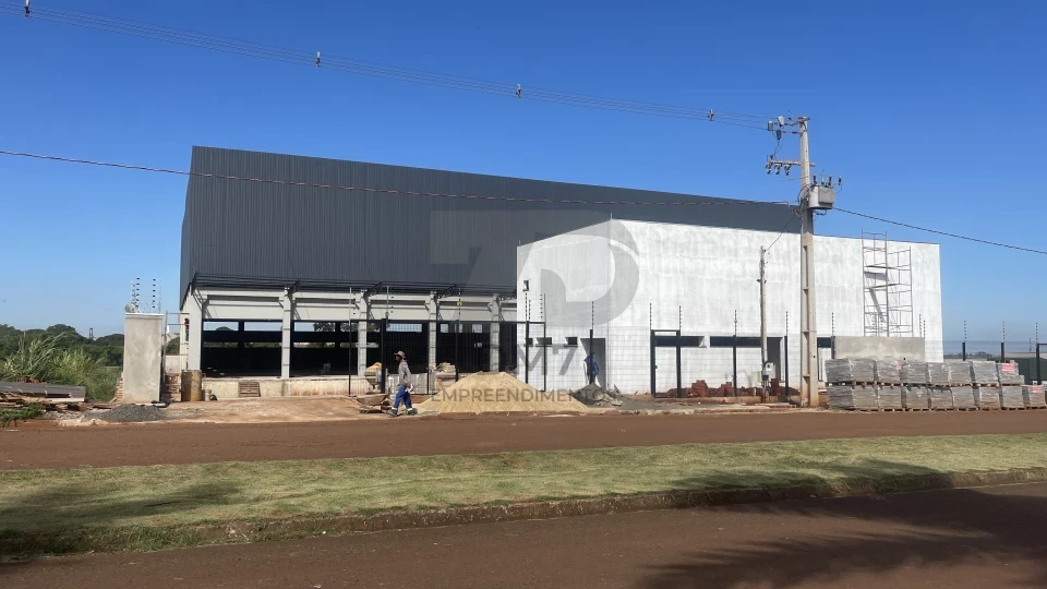 Barracão Industrial em frente a COCAMAR