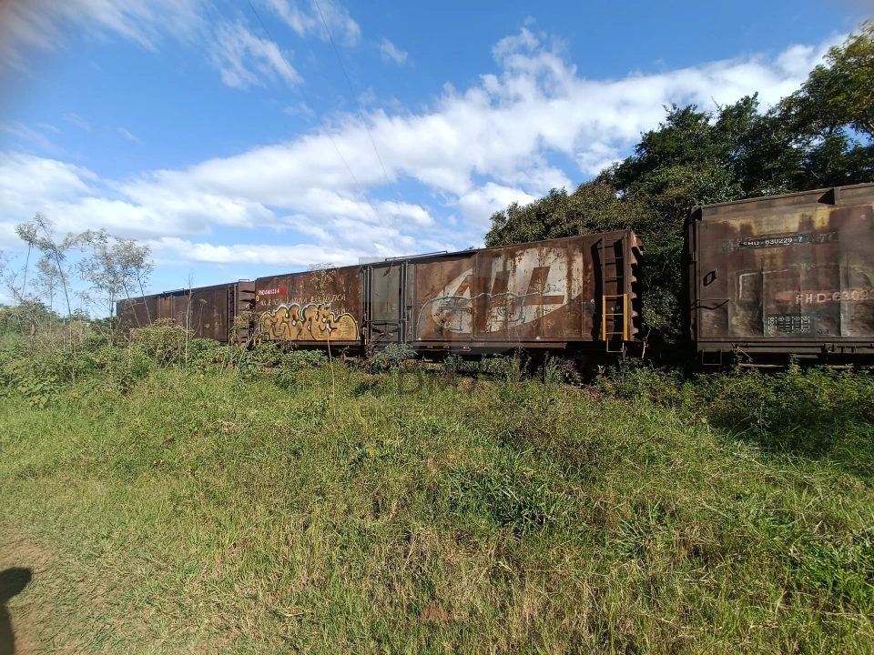 Imagens do imóveis Fazenda/Sítios/Chácaras À Venda Vila Rural Jataizinho