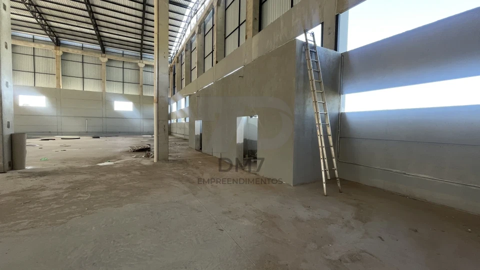 Barracão Industrial em frente a COCAMAR