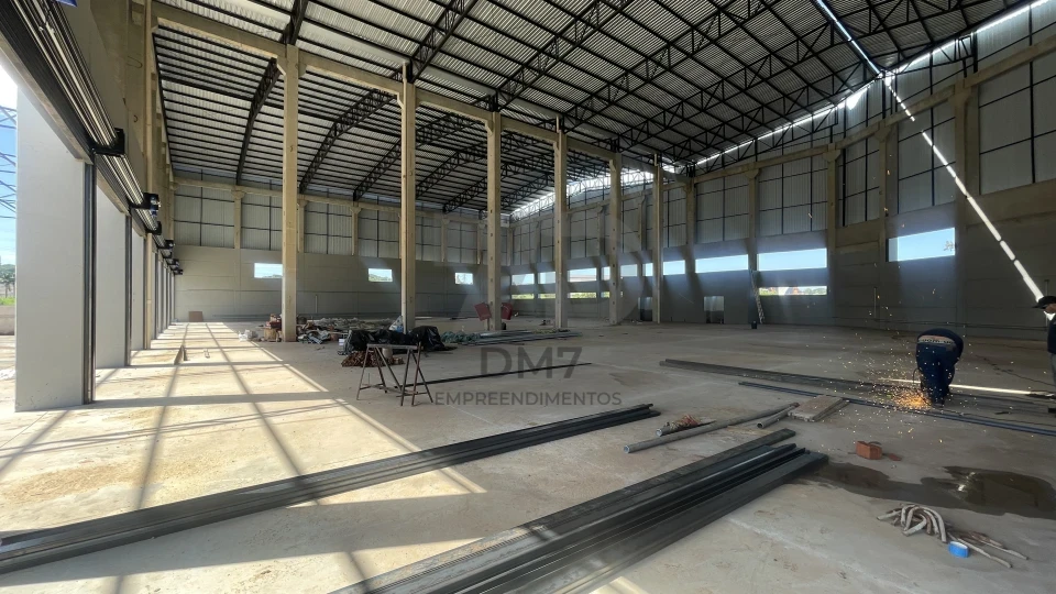 Barracão Industrial em frente a COCAMAR