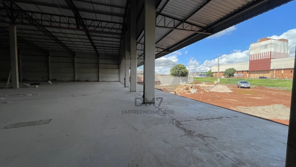 Galpão Logístico ou industrial frente rodovia em Maringá