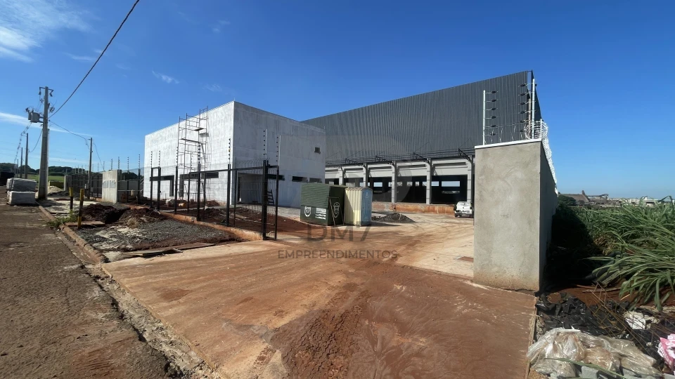 Barracão Industrial em frente a COCAMAR