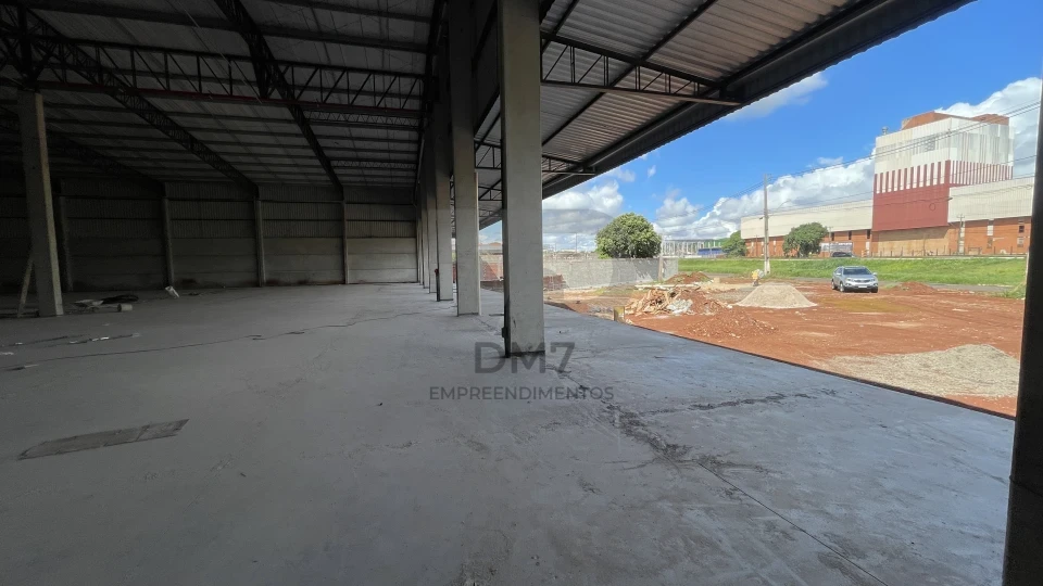 Galpão Logístico ou industrial frente rodovia em Maringá