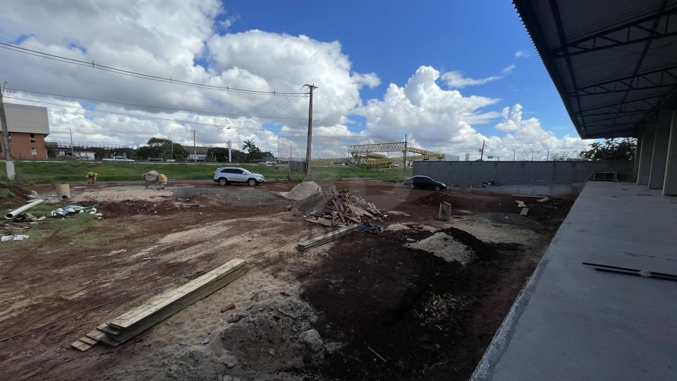 Galpão Logístico ou industrial frente rodovia em Maringá