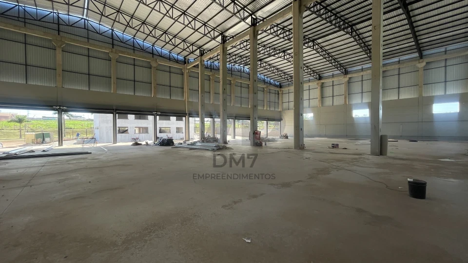 Barracão Industrial em frente a COCAMAR