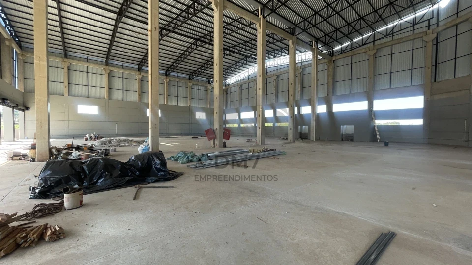 Barracão Industrial em frente a COCAMAR