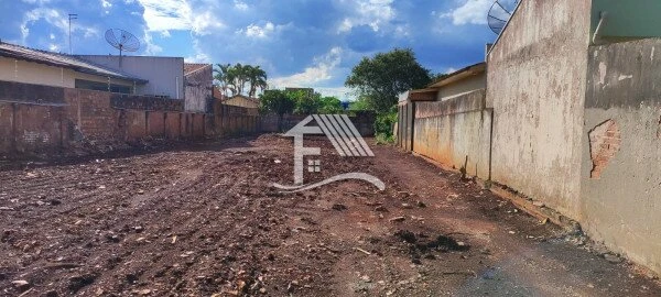 TERRENO A VENDA