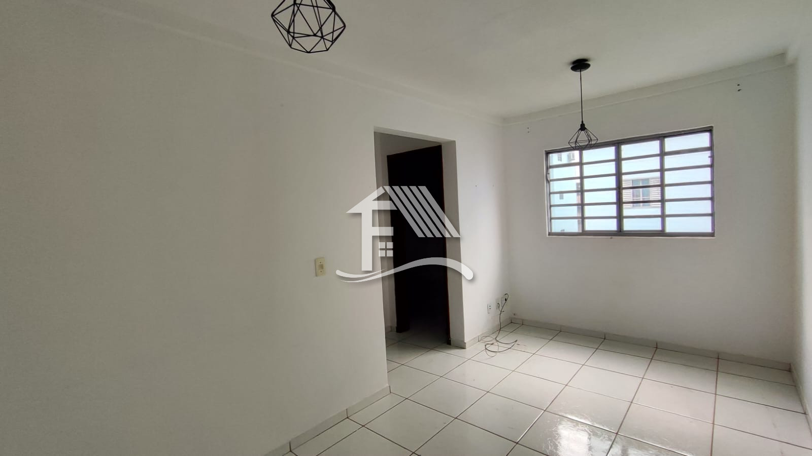 Venda APARTAMENTO ROLANDIA PR Brasil