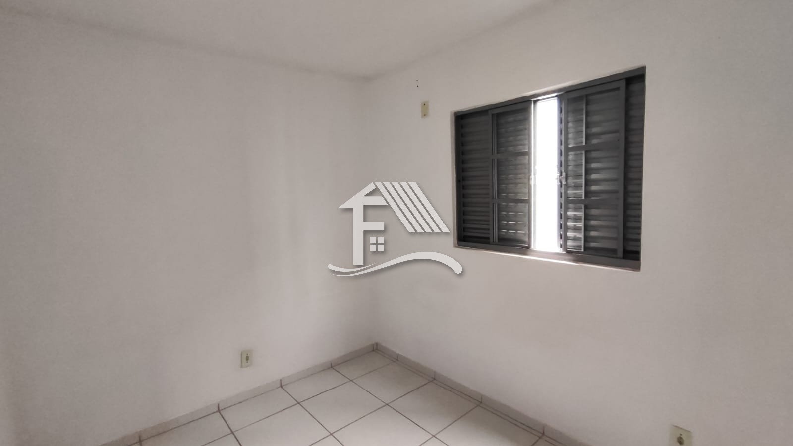 Venda APARTAMENTO ROLANDIA PR Brasil