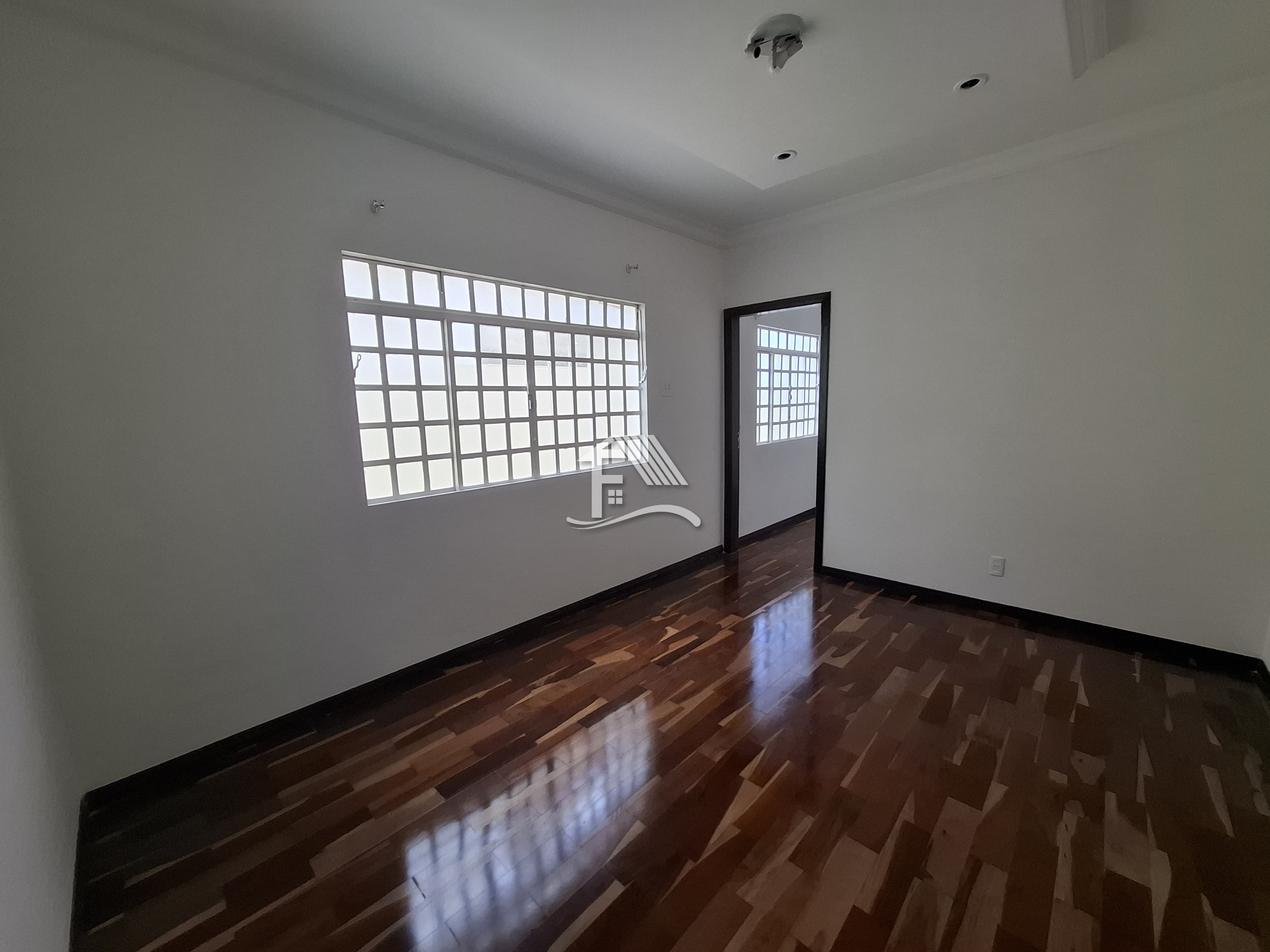 Venda CASA ROLANDIA PR Brasil