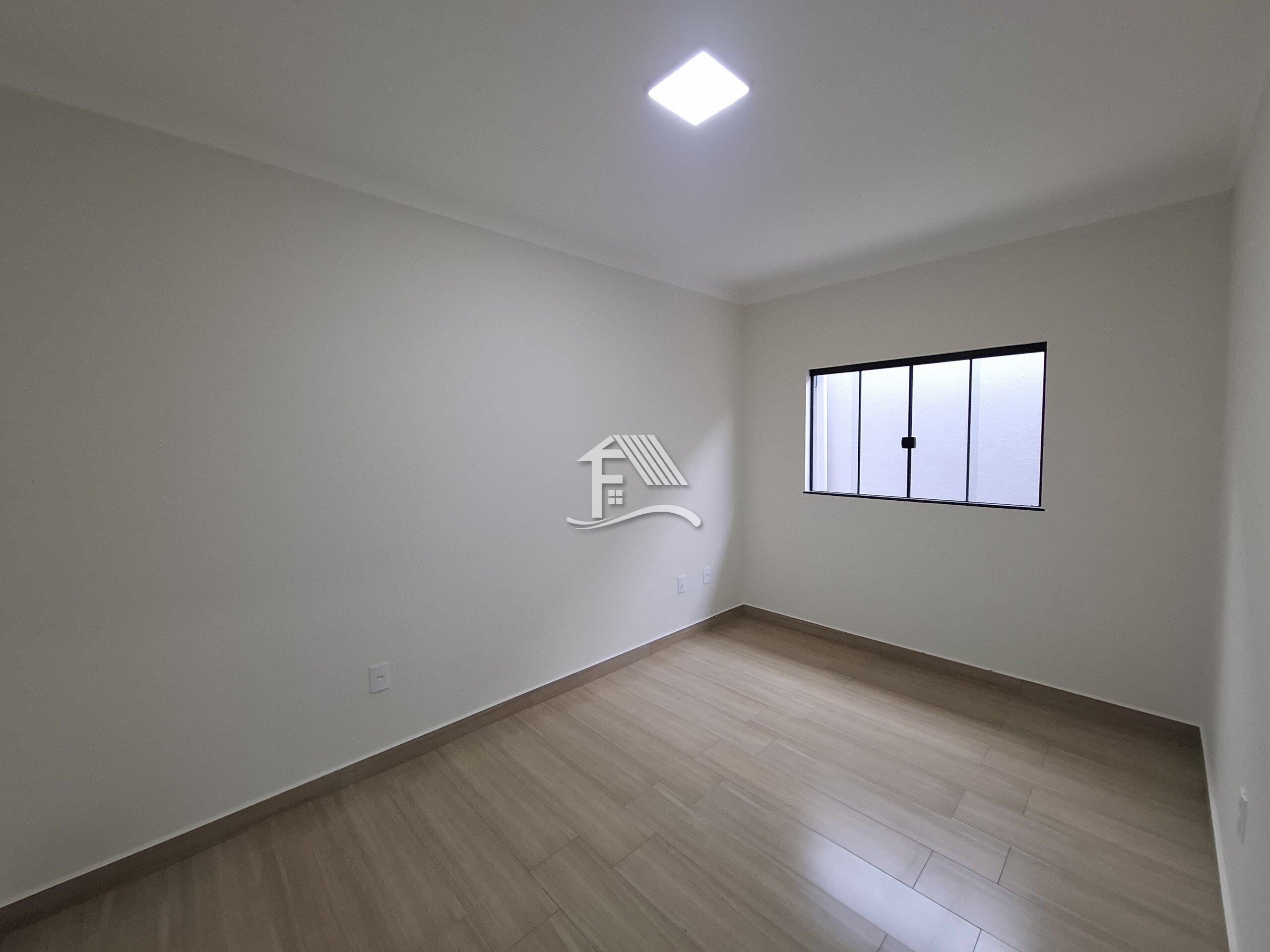 Venda CASA ROLANDIA PR Brasil