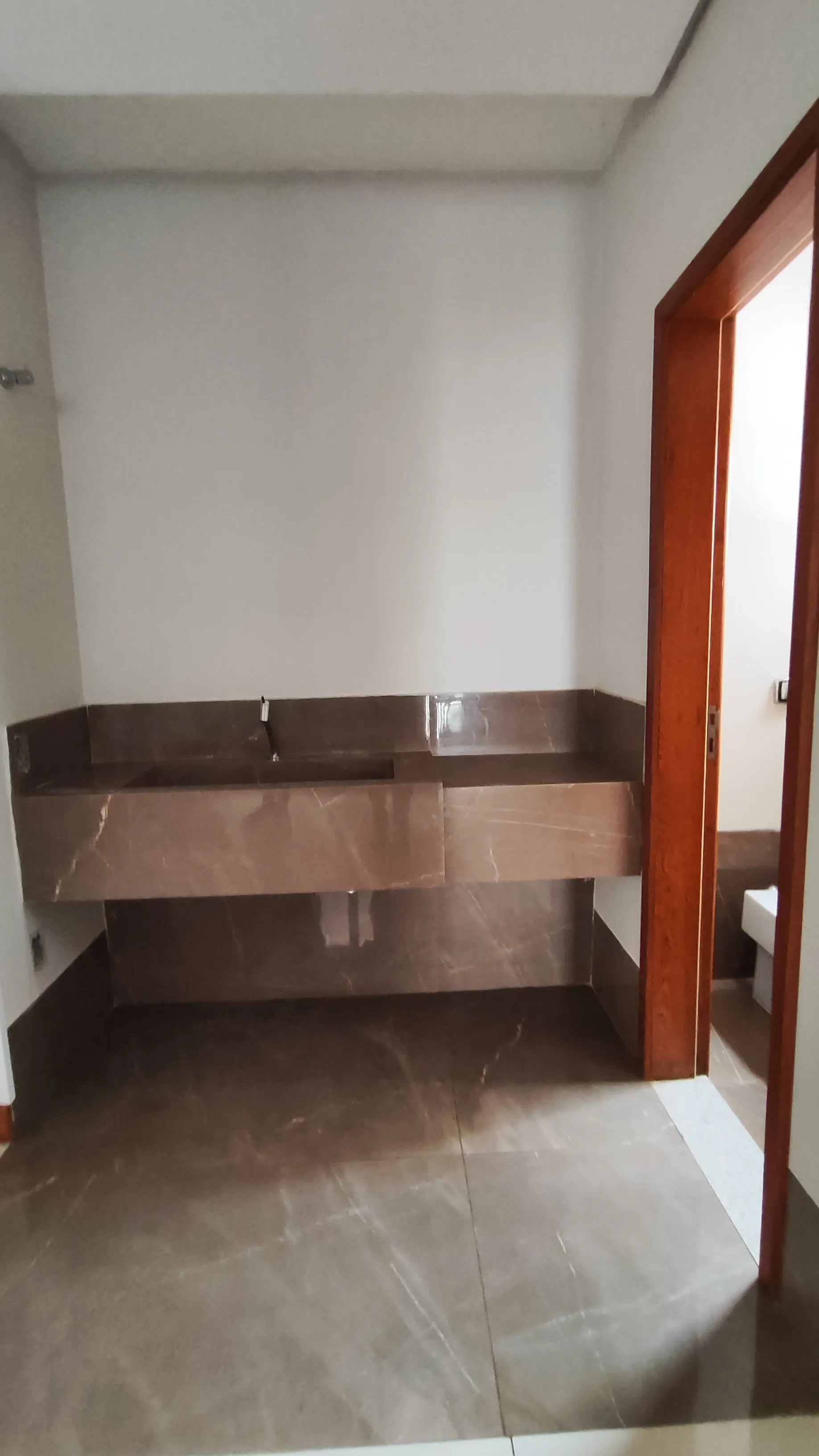 ESPAÇO COMERCIAL PARA LOCAÇÃO