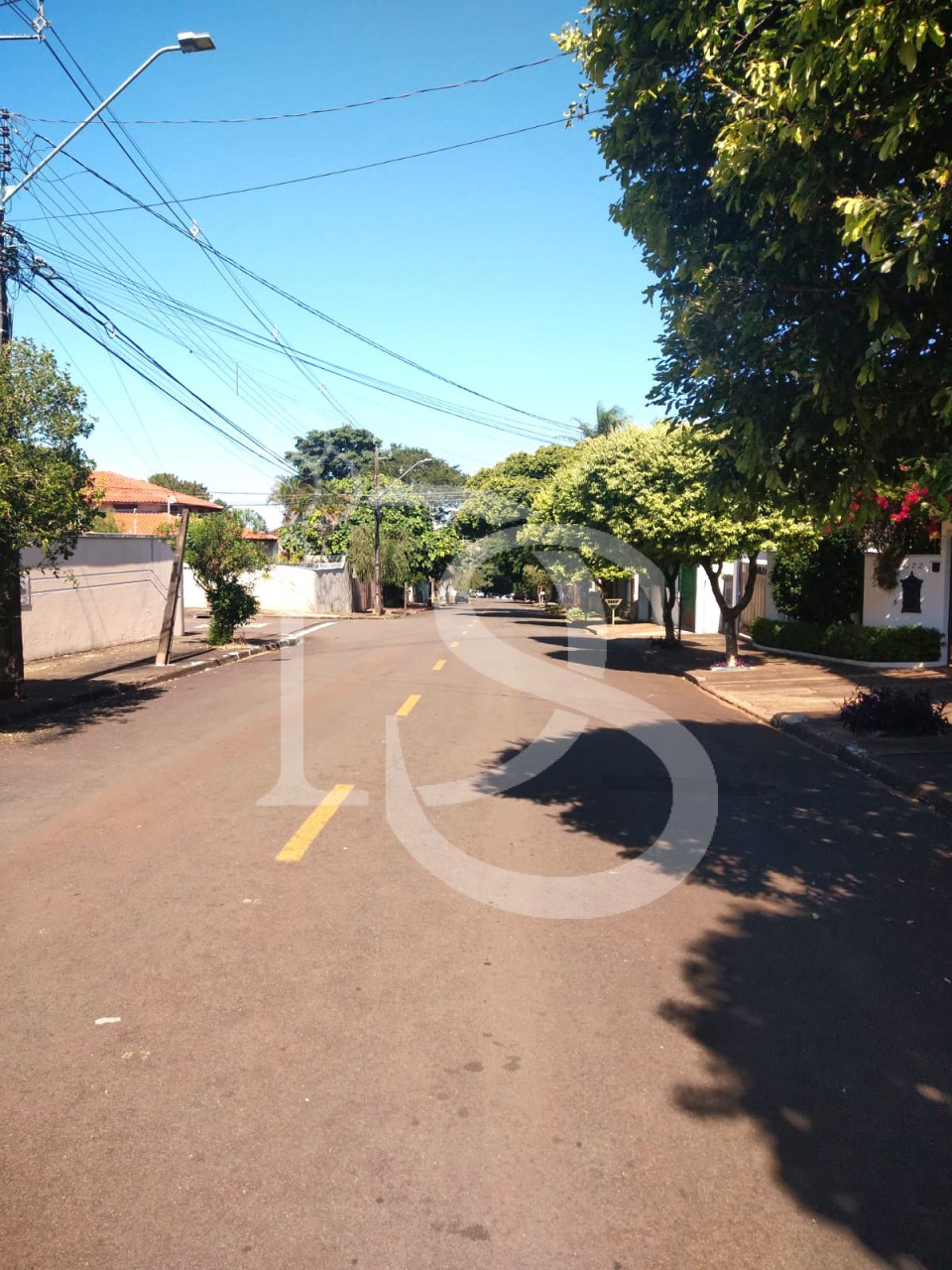 Terreno à venda em Londrina, Vila Larsen 1, com 2 quartos, com 100 m²