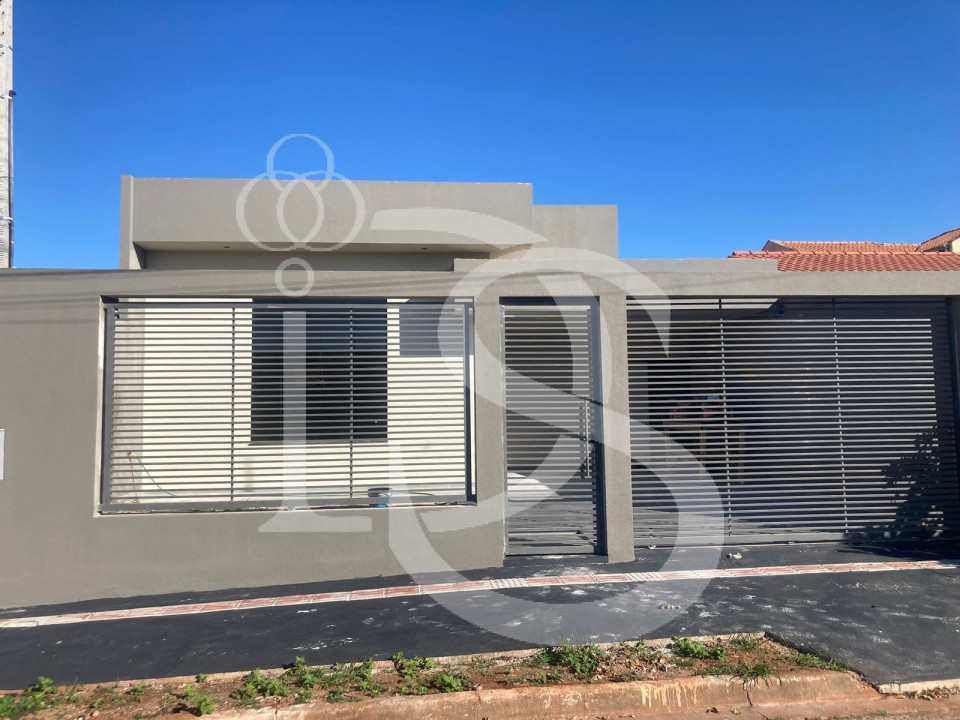 Casa com Área do terreno: 200 m², Área construída: 95 m², 3 quartos, sendo 1 suíte