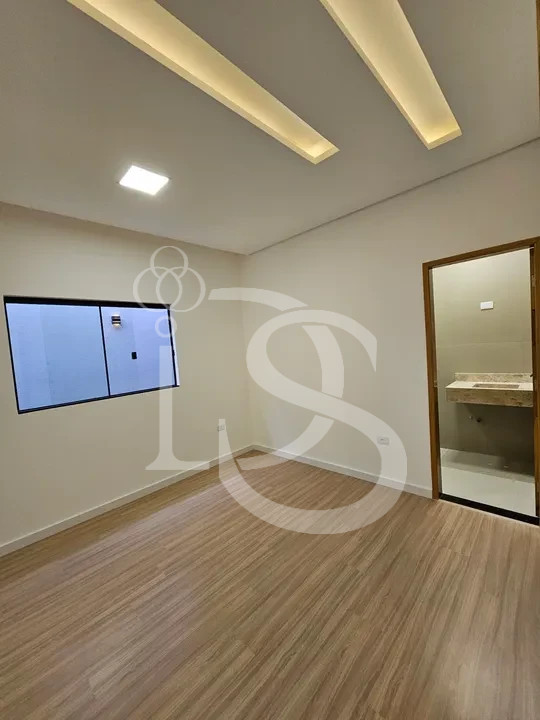Casa à venda em Londrina, Parque Residencial Joaquim Toledo Piza, com 3 quartos, com 130 m²