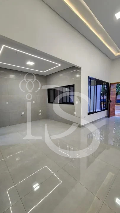 Casa à venda em Londrina, Parque Residencial Joaquim Toledo Piza, com 3 quartos, com 130 m²