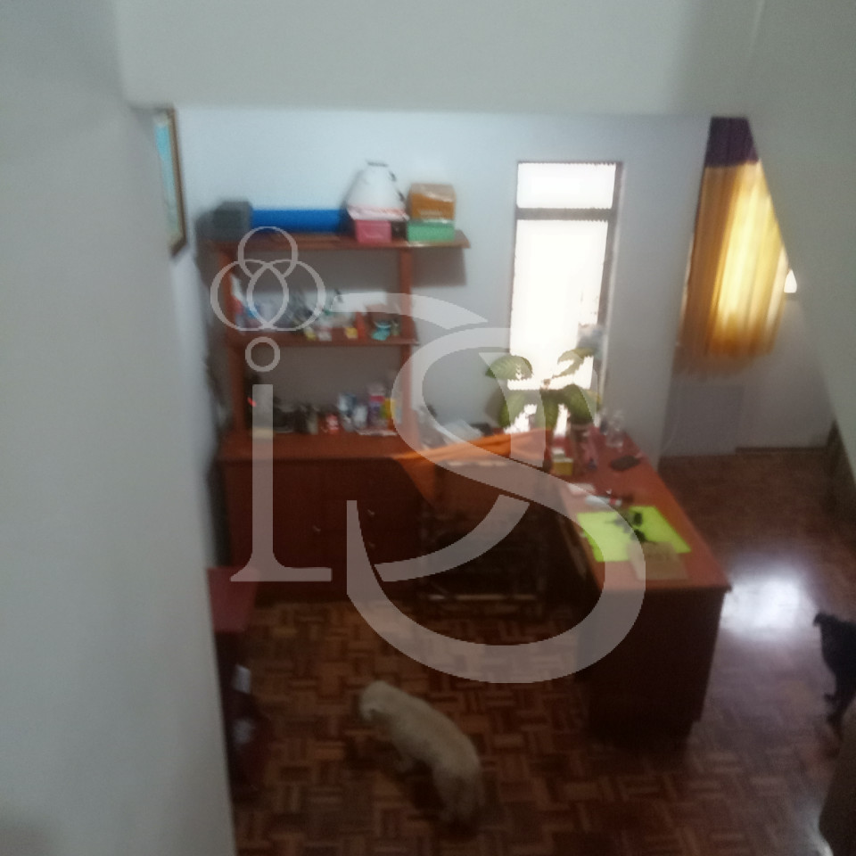 Sobrado à venda em Londrina, Pinheiros, com 3 quartos, com 162 m²