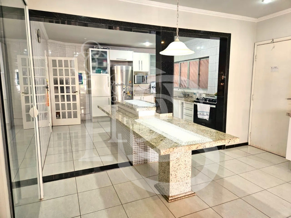 Sobrado à venda em Londrina, Mediterrâneo, com 4 suítes, com 500 m²