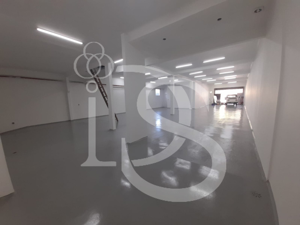 Barracão para alugar em Londrina, Parque Residencial Joaquim Toledo Piza, com 360 m²