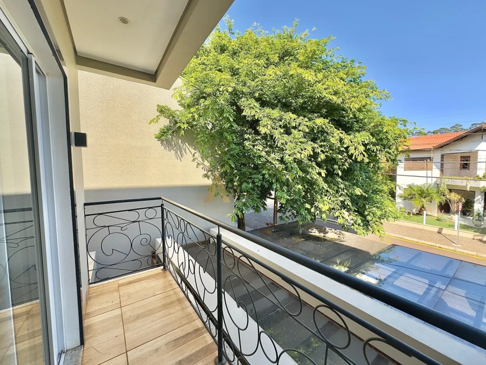 Imagens do imóveis Sobrado Semi Mobiliado em condomínio fechado