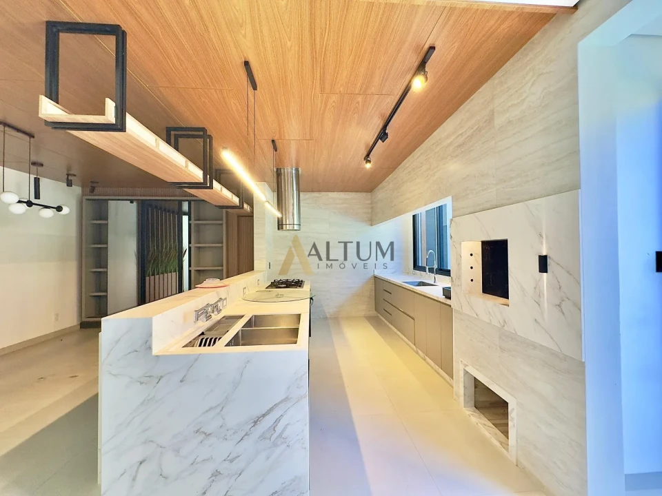 Imagens do imóveis Sobrado Semi Mobiliado em condomínio fechado