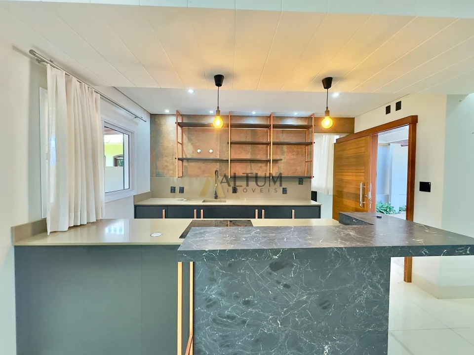 Imagens do imóveis Sobrado Semi Mobiliado em condomínio fechado